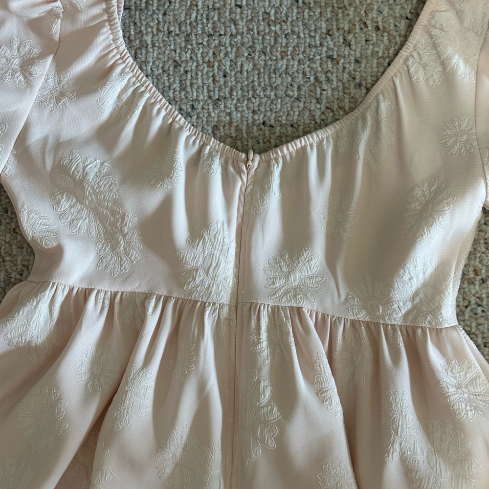 H&M Light Pink floral puff sleeve dress from - Picture 5 of 6